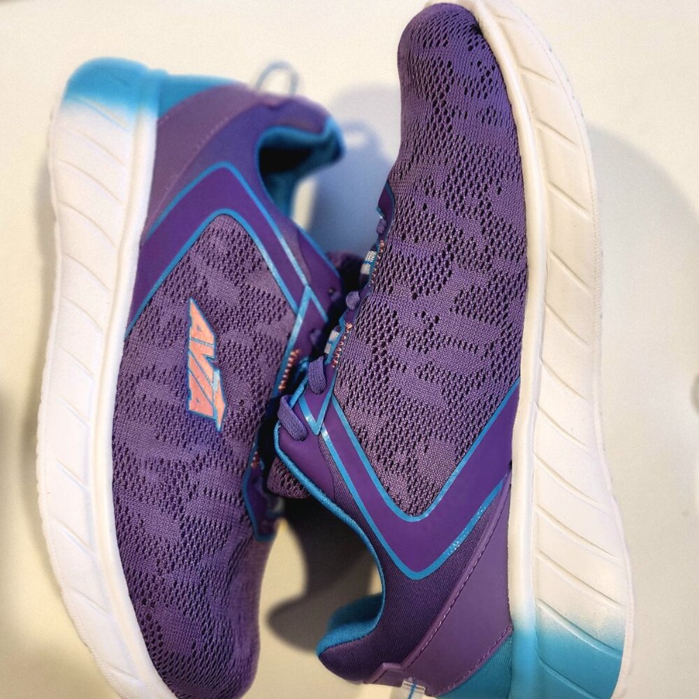 NWT Women Shoes Avia Athletic Size Women 7.5,  Youth 5.5, Purple Lightweight NEW - Picture 3 of 5